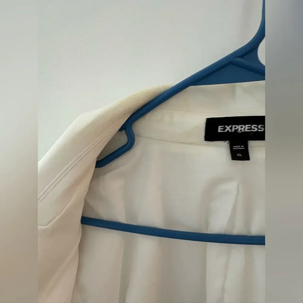 Express blazer with gold buttons - Picture 9 of 12